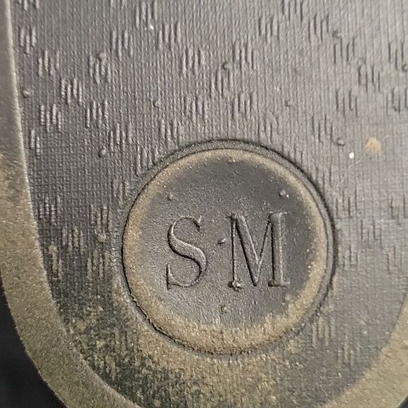 Steve Madden Fuzzy Slides, Size 5 - Picture 5 of 5